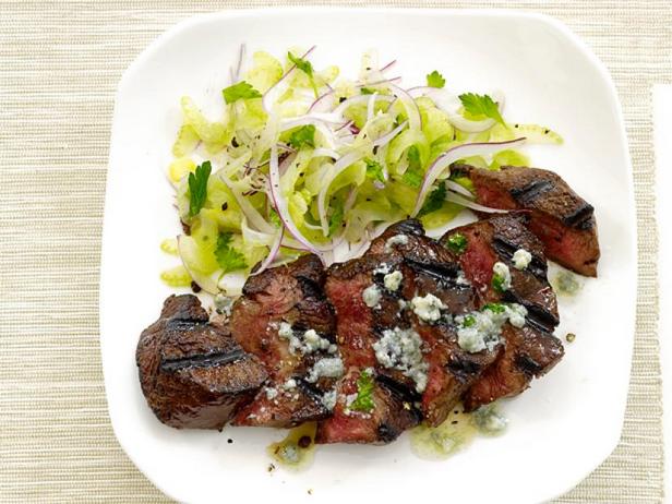 Zubereitung - Steak mit Blauschimmelkäsebutter und Selleriesalat