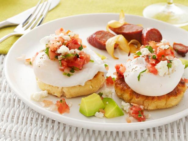 Zubereitung - Maistortillas mit pochierten Eiern und Salsa-Topping