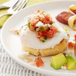 Maistortillas mit pochierten Eiern und Salsa-Topping