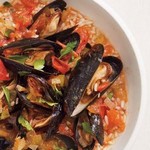 بلح البحر على الطريقة الكريولية مع الأرز