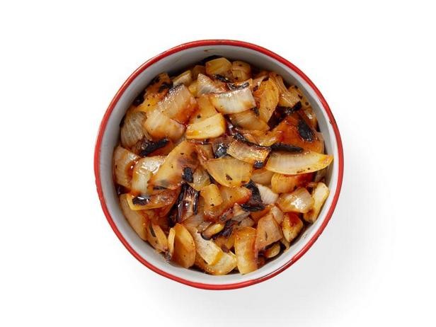 Zubereitung - Gegrillte Zwiebeln in Bourbon-Sauce