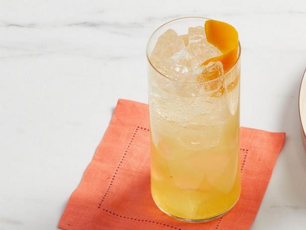 So bereiten Sie den Royal Chihuahua Cocktail zu