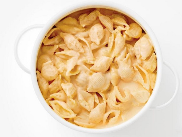 Kalın ve Kremalı Soslu Makarna ve Peynir Nasıl Yapılır?