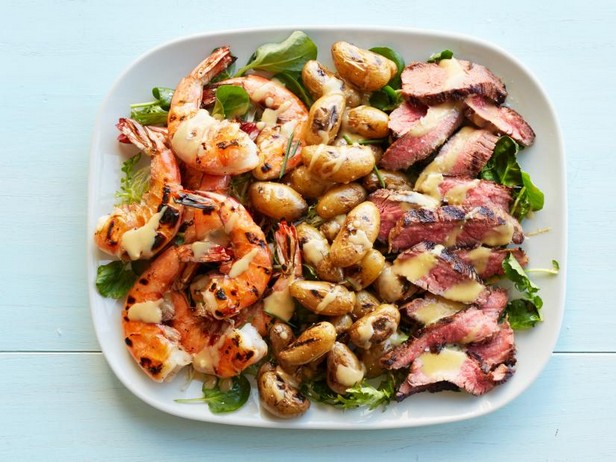 Πώς να φτιάξετε σαλάτα με ψητό surf and turf