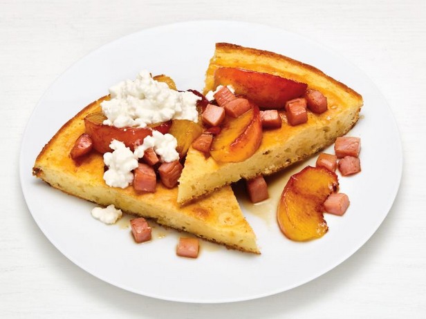 Come preparare - Pancake al forno con pancetta canadese e pesche sciroppate