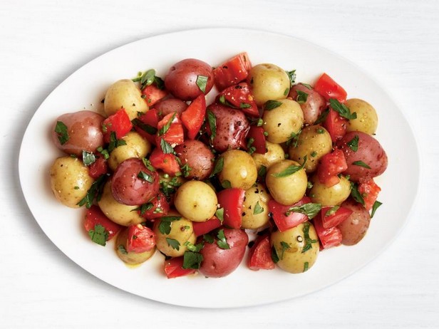 Zubereitung - Neue Kartoffeln mit Tomaten und Kräutern
