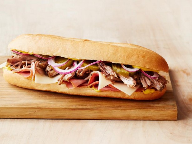 So bereiten Sie ein kubanisches Pulled-Pork-Sandwich aus dem Slow Cooker zu