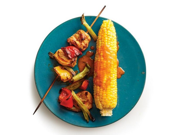 Zubereitung - Buffalo Chicken Kebabs mit gegrilltem Maiskolben