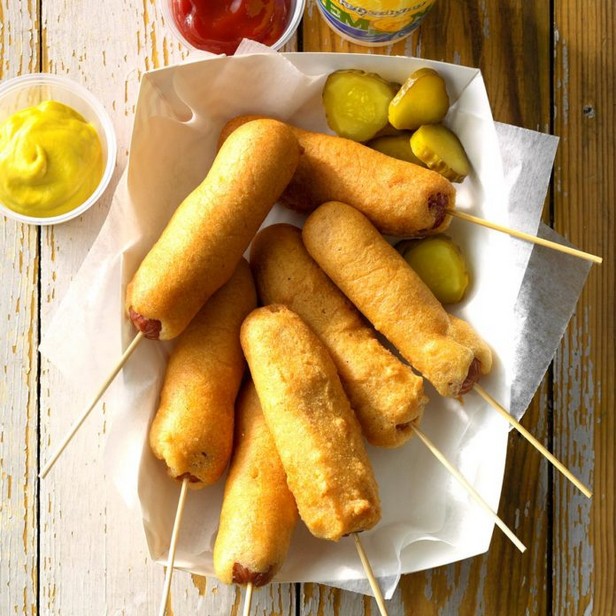 Wie man Picknick-Corn Dogs zubereitet