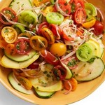 سلطة الكوسا والقرع الطازج