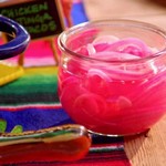 Eingelegte Schalotten mit roten Zwiebeln