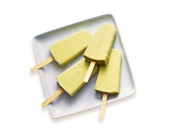 27. Ghiaccioli all'avocado e al cocco