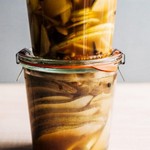 Schnell eingelegte Äpfel mit Zwiebeln