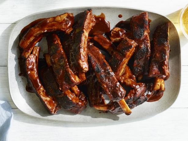 So kocht man die besten BBQ-Schweinerippchen