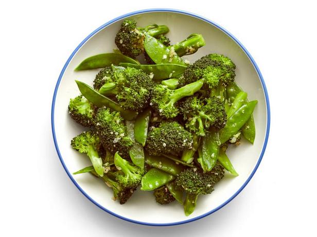 Πώς να φτιάξετε μπρόκολο και μπιζέλια Snap-Pea Stir-Frog