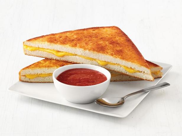 So bereiten Sie einen heißen Käsesandwich-Kuchen zu