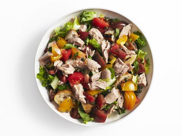 Πώς να φτιάξετε Panzanella με τόνο