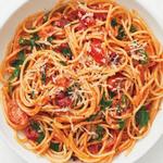 Spaghetti alla Wodka in einem Topf