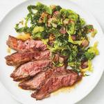 Flankensteak mit geschmortem Kohl und Speck