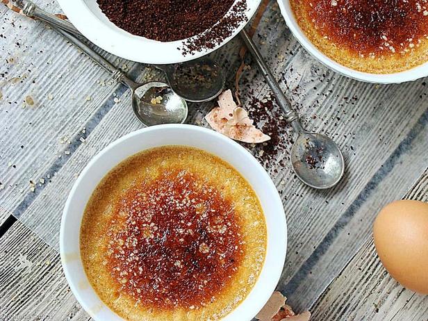 Wie man Crème Brûlée zubereitet