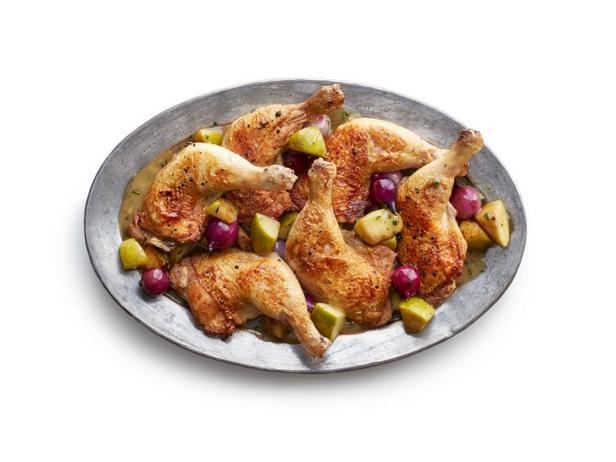 Zubereitung – Hähnchen mit Äpfeln und Zwiebeln im Ofen