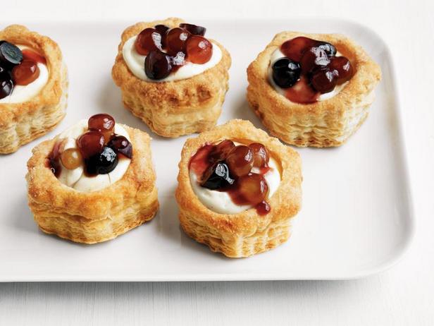 Üzüm ve Vanilyalı Tartlet Nasıl Yapılır?