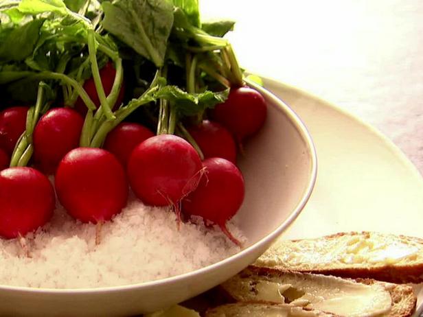 Rezept für rohe Radieschen-Vorspeise mit Butter und Salz