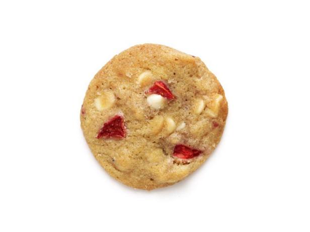 Come preparare - Biscotti morbidi con yogurt e pezzetti di fragola