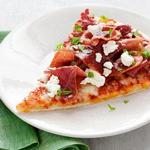 Pizza mit Ziegenkäse und Prosciutto