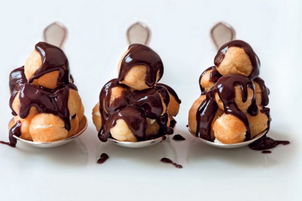 Çikolata Soslu Profiterol Nasıl Yapılır?