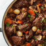 بوف بورغينيون مع شريحة لحم الخاصرة