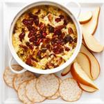 Gebackener Cambozola mit Pekannüssen und getrockneten Cranberries