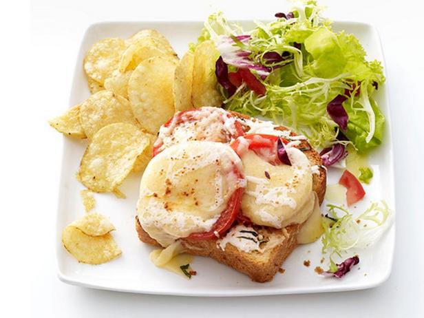 So bereiten Sie Tomaten-Käse-Toast zu