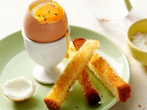 1. Weichgekochte Eier mit Croutons