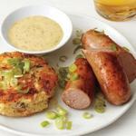 Bratwürste mit Kartoffelschnitzeln