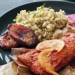Mahi-Mahi-Fisch in Bananenblättern