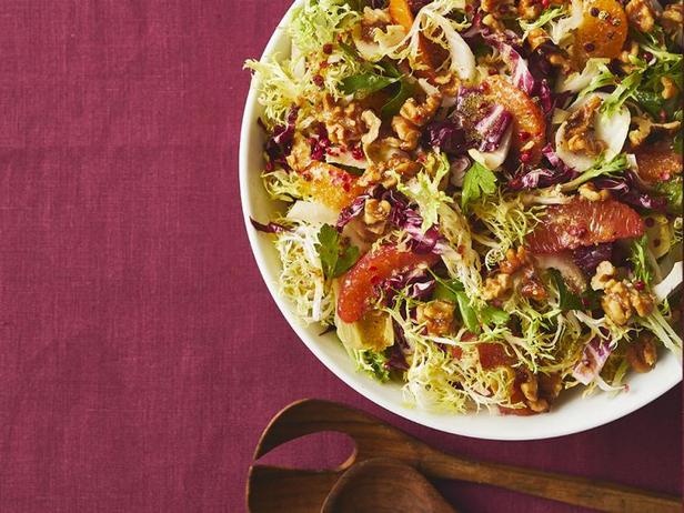 Wie man einen Zitrus-Nuss-Salat zubereitet
