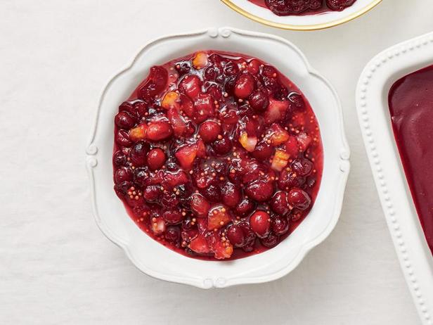 Wie man Cranberry-Birnen-Mostarda zubereitet
