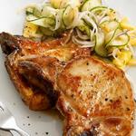 Naturbelassene Schweinekoteletts mit Ananas-Relish