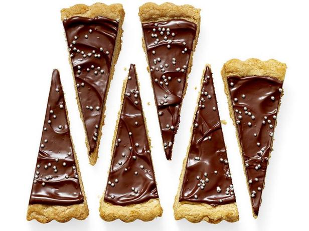 Come preparare i biscotti di pasta frolla ricoperti di cioccolato