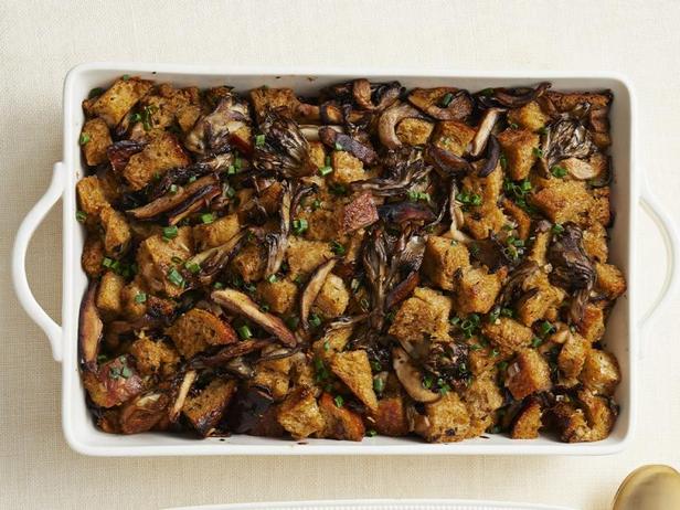 طريقة تحضير حشوة خبز الفطر بالديك الرومي (طبق جانبي)