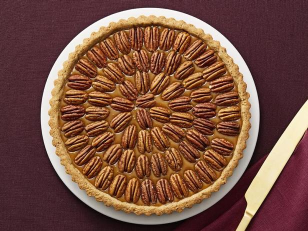 Come preparare la crostata di noci pecan al caramello
