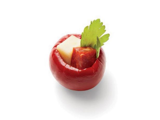 Mit Antipasti gefüllte Peppadew-Paprikaschoten