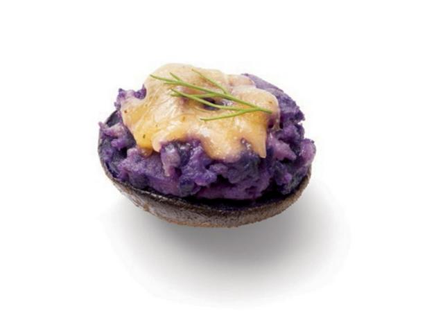 Lila Kartoffeln mit Käse