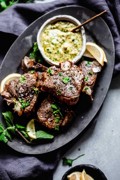 Come preparare - Costolette di agnello naturali con pesto alla menta