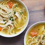 Hühner-Parmesan-Nudelsuppe