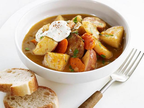Rezept für Wintereintopf mit Würstchen