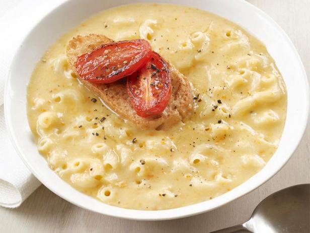 Wie man Mac 'n' Cheese Suppe zubereitet