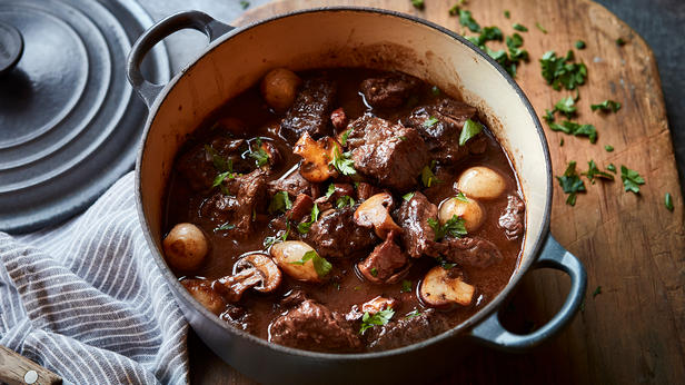 부르고뉴식 소고기 뵈프(Boeuf Bourguignon) 요리법
