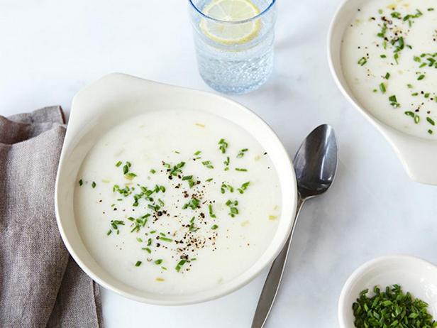 شوربة البطاطا المخبوزة الكريمية